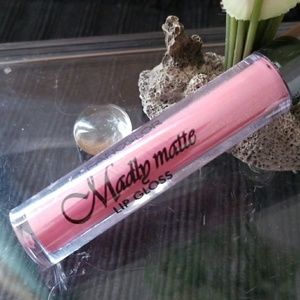 MADLY MATTE  Lip Gloss #1601 /NIP